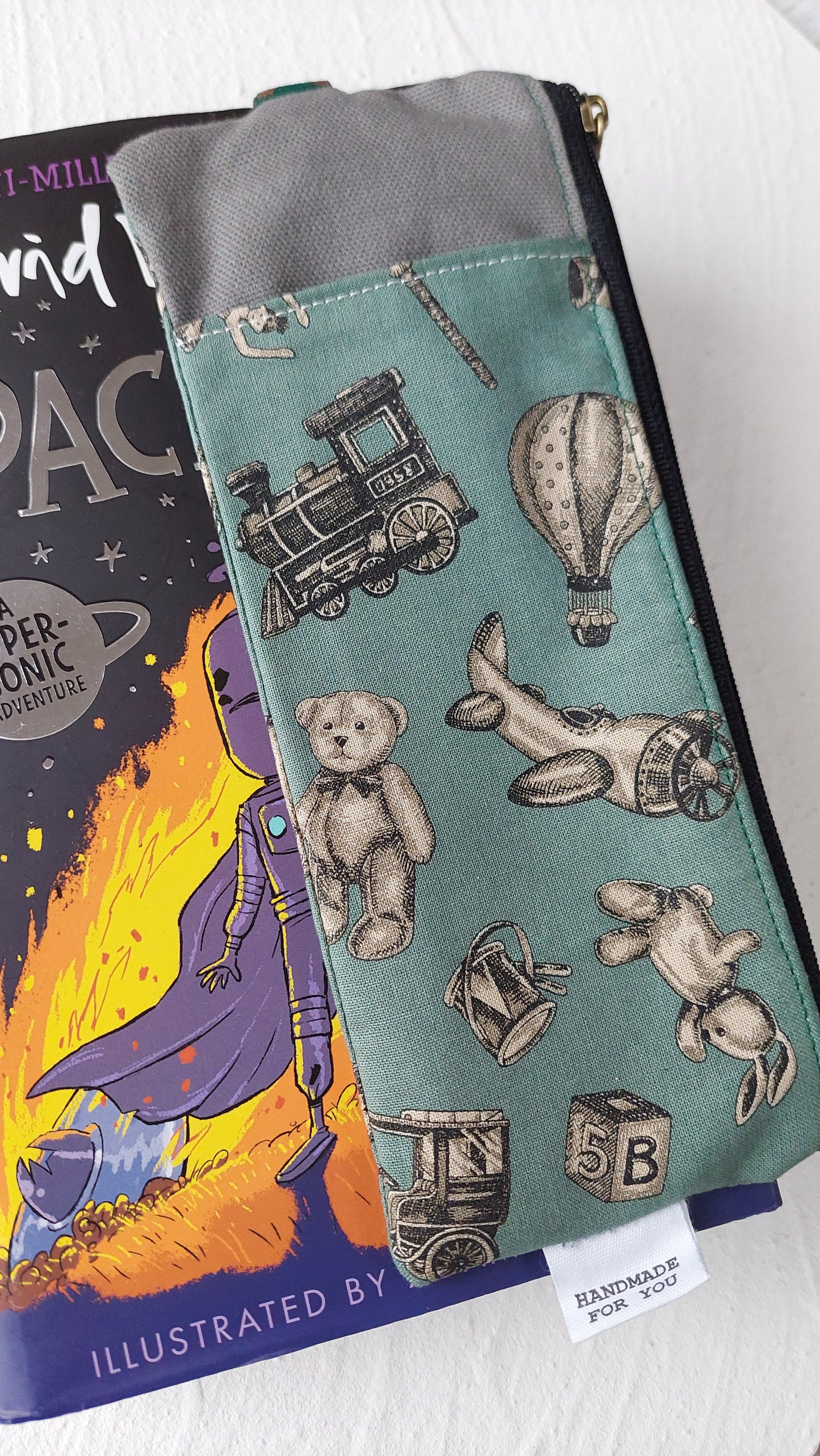 S01A Pen Pouch (Adjustable)