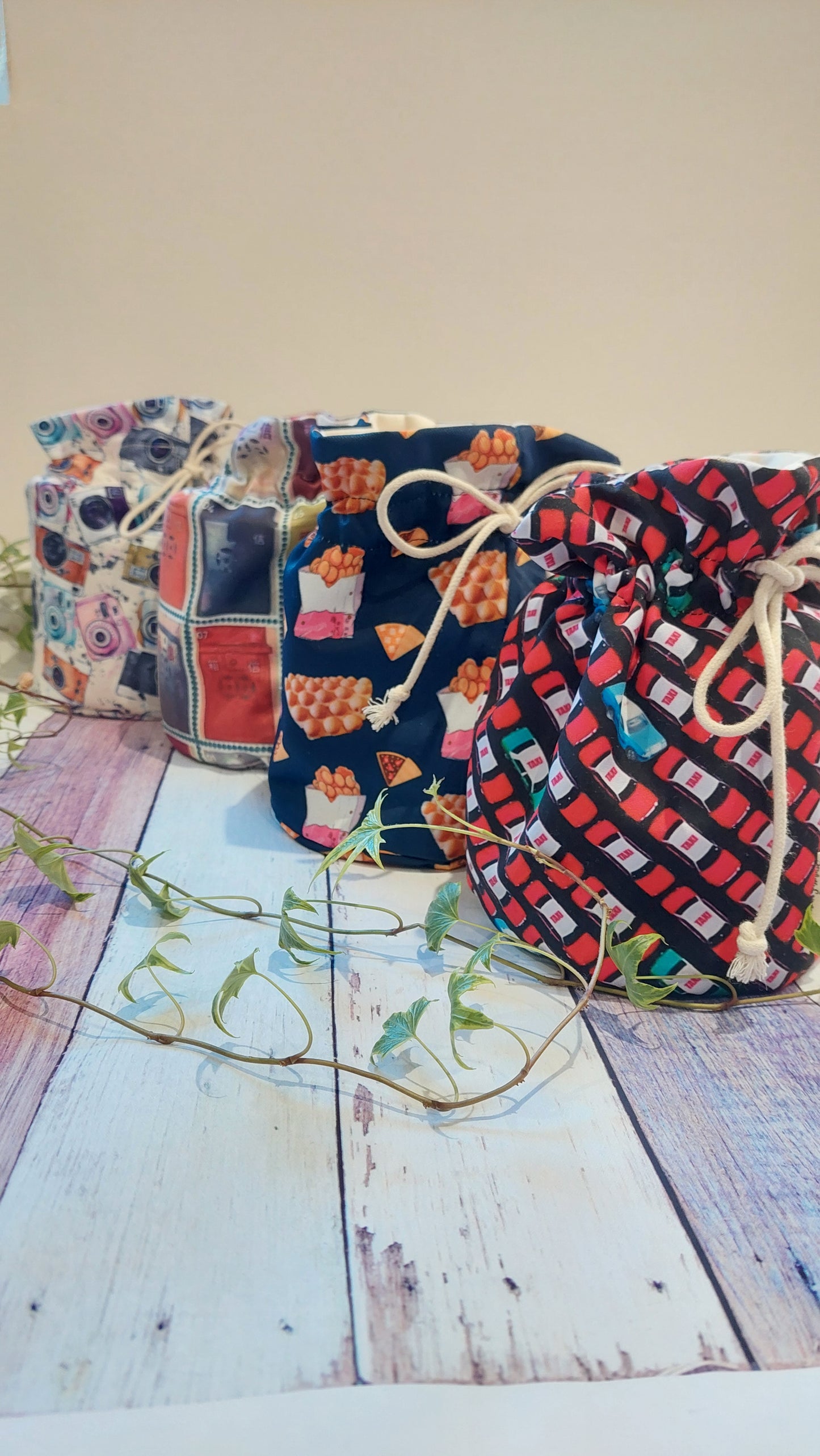 H01 Tissue Roll Holder